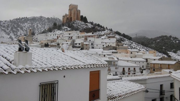El pueblo de Vélez Blanco, nevado