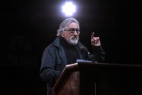 La oposición a Trump, con celebridades al frente, comienza las protestas contra la inauguración