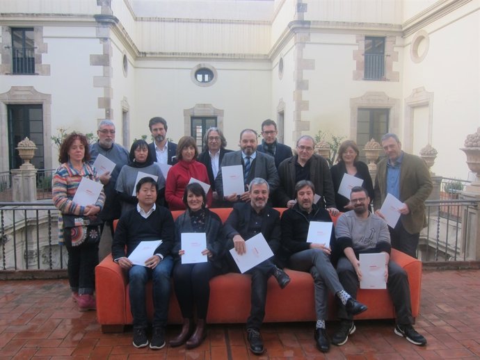 Representantes del sector con el t.Alcalde J.Collboni, X.Marcé y V.Oviedo
