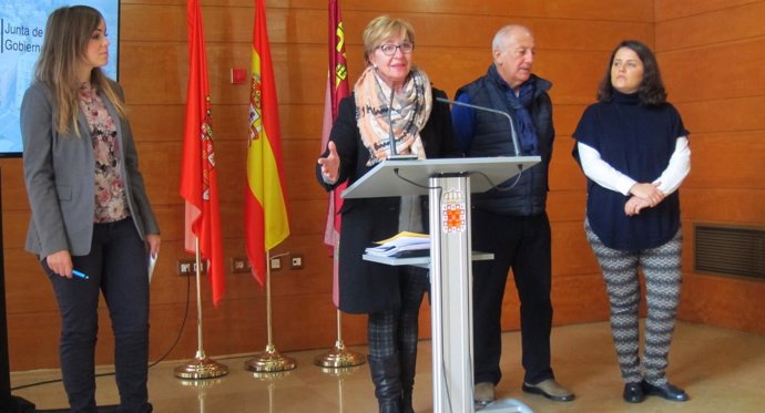 Maruja Pelegrín da cuenta del nuevo padrón municipal