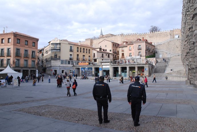 Agentes de la Policía Nacional en Segovia