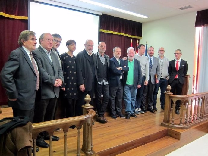 Autoridades y participantes en la jornada homenaje a los abogados de Atocha 