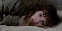 Anne Hathaway controla un monstruo gigante con la mente en el tráiler de Colossal, lo nuevo de Nacho Vigalondo