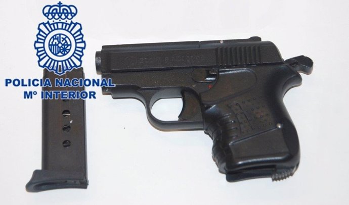 Pistola encontrada en la estación de tren de Alicante
