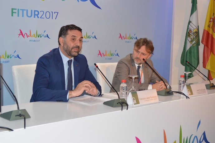 Los consejeros andaluces de Turismo y Medio Ambiente en Fitur