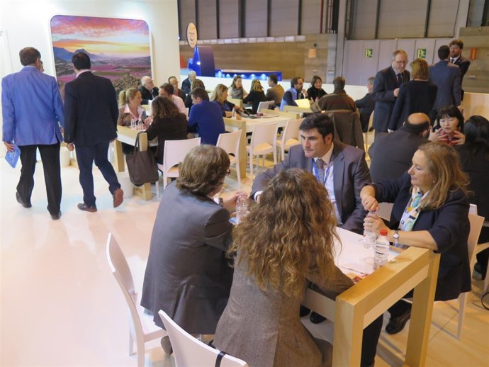Zona profesional del stand de la Región de Murcia en Fitur
