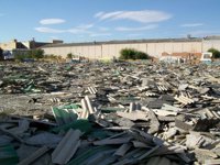 Denuncian focos incontrolados de escombros con amianto en el polígono Los Ángeles de Getafe