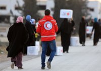 Cruz Roja lanza la campaña 'La maleta que más pesa' para sensibilizar sobre los refugiados