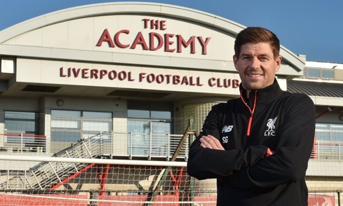 Gerrard vuelve al Liverpool como entrenador de la cantera