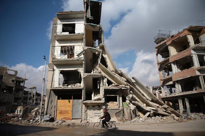 Edificios destruidos en Duma, cerca de Damasco