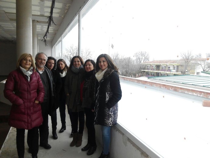 Visita de la delegada de Educación de la Junta a un colegio de Torreblascopedro
