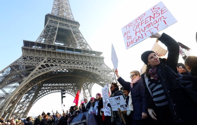 Marcha de Mujeres contra Trump en París