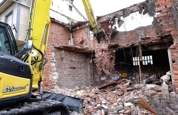 Derribo del almacén de la calle La Gloria