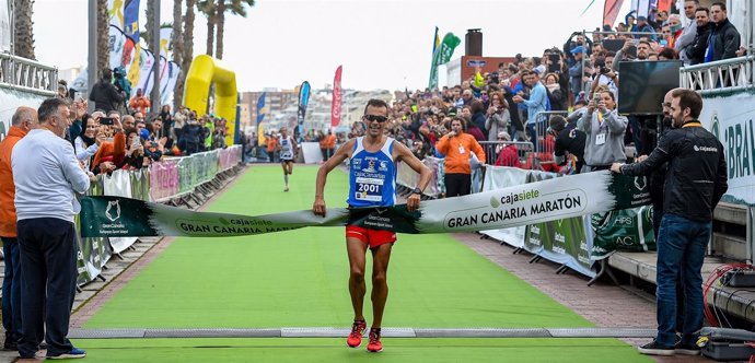 José Carlos Hernández, campeón de los 21K del Cajasiete Gran Canaria Maratón
