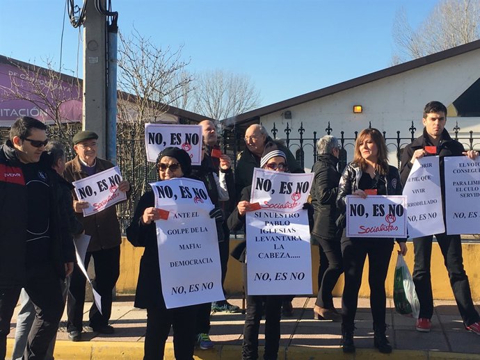 Protestas a la llegada de Susana