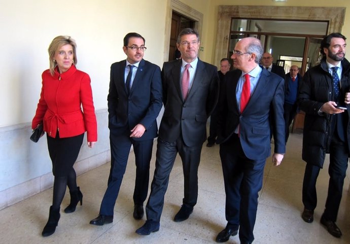 El ministro Catalá durante su visita a Salamanca