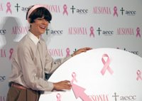 La AECC recuerda el "enorme apoyo" de Bimba Bosé en la lucha contra el cáncer y se "queda con todo su esfuerzo"