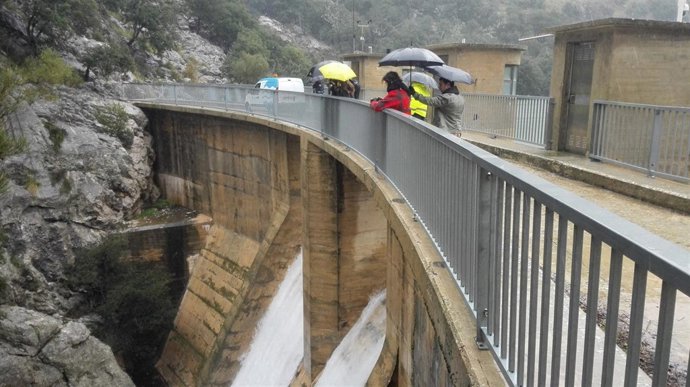 Embalse del Gorg Blau tras las intensas lluvias