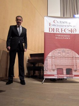  Zapatero En Los Cursos De Especialización En Derecho De La USAL.