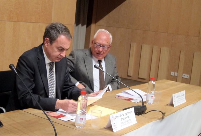 Rodríguez Zapatero antes de impartir una conferencia en Salamanca