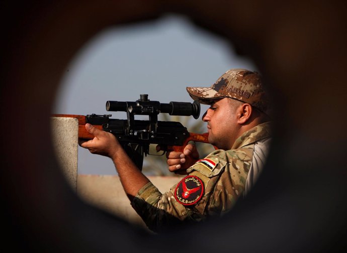 Un miembro de las fuerzas iraquíes en Irak