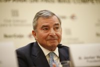 El presidente del Círculo de Empresarios sugiere limitar el precio máximo y mínimo del recibo de luz