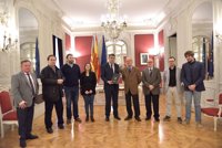 Ferrer (AVL) cree que el uso del valenciano está estable y aboga por "convencer" y no "imponer"