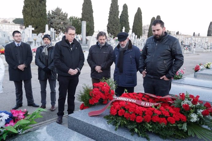 Imagen del homenaje de ofrenda floral