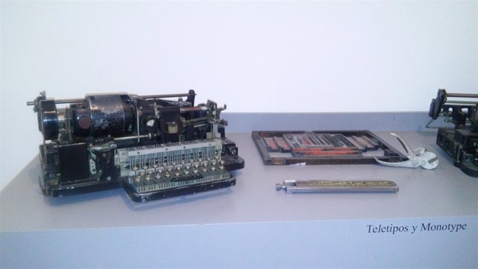 Teletipos forman parte de una muestra sobre periodismo inaugurada en Granada