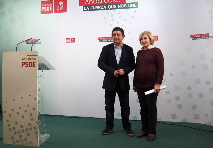 Reyes y Requena presentan la batería de medidas para mejorar la sanidad en Jaén.