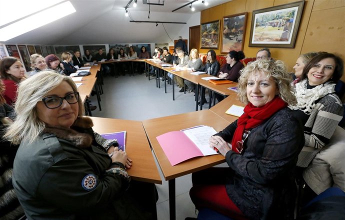 Constitución de la Mesa del PAIF en Los Corrales 