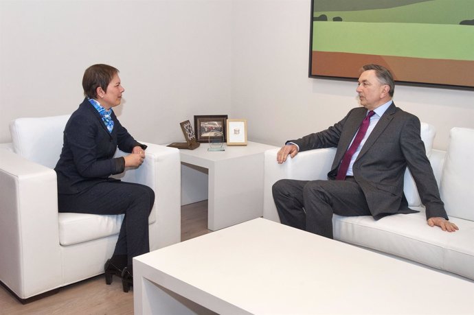 Barkos con el embajador de Rusia.