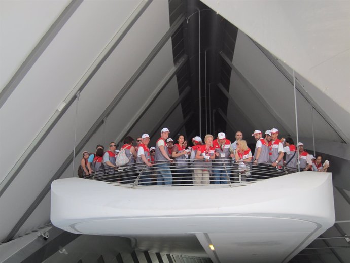 Voluntarios en el Pabellón Puente