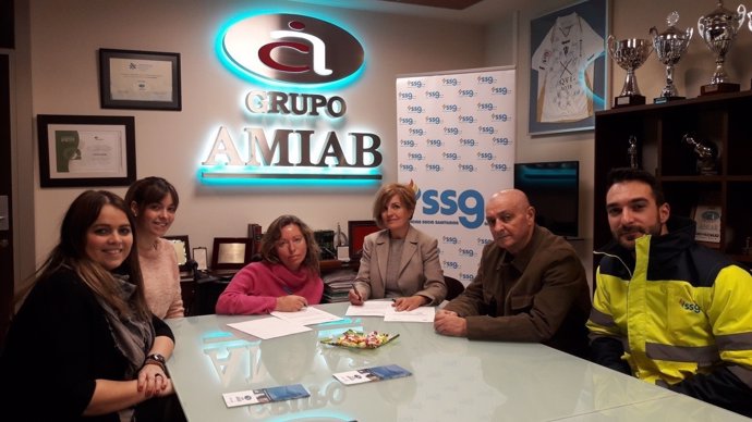Firma de un convenio entre Asociación Amiab y la Fundación SSG