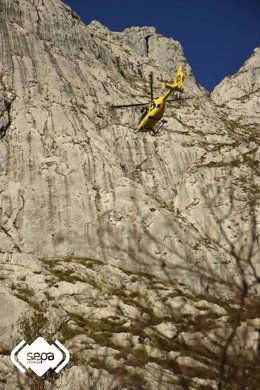 Rescate del ganadero fallecido en Amieva. 