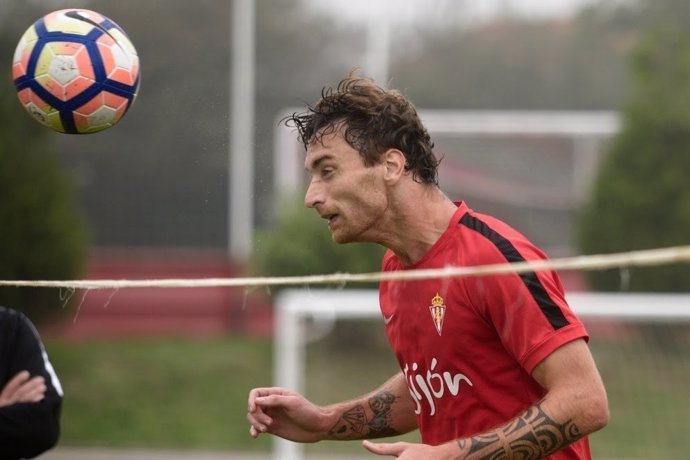 Fernando Amorebieta, jugador del Sporting de Gijón        