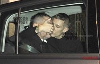 David Delfín, roto de dolor en el último adiós a su musa Bimba Bosé