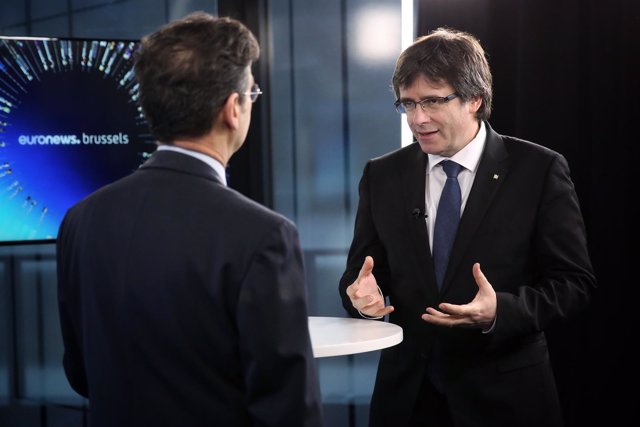 El presidente de la Generalitat, Carles Puigdemont, entrevistado en Euronews