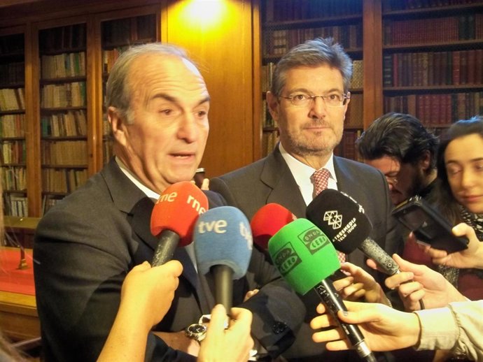 El ministro R.Catalá y el pte.De Fomento del Trabajo J.Gay de Montellà