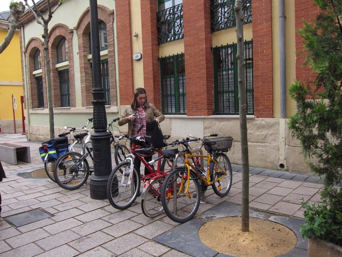 Ciclista en una calle de Logroño