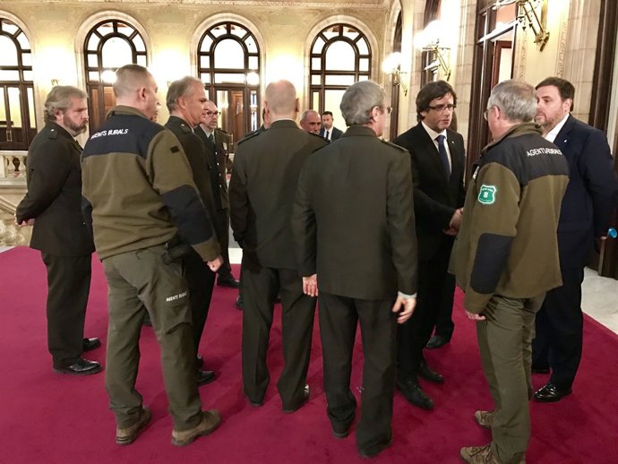 El presidente Carles Puigdemont se reúne con representantes de Agentes Rurales