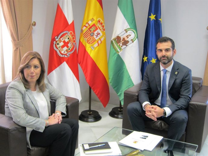 La presidenta de la Junta, Susana Díaz, y el alcalde de Almería, Ramón Fernandez