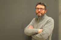 Jaume Puig ahonda en el "sentido de la vida" con la novela filatélica 'El veler magenta'