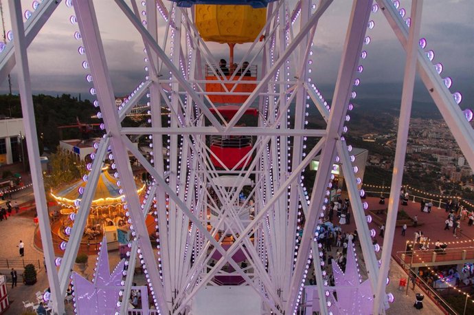 Rueda panorámica del parque de atracciones del Tibidabo