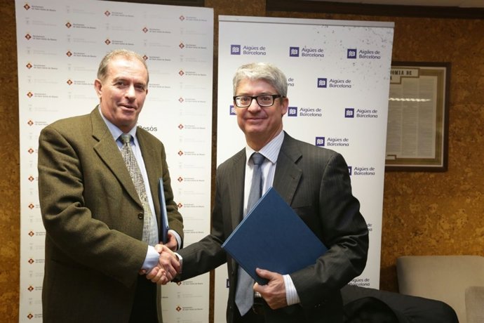 El alcalde de Sant Adrià J.Callau y el dtor. De Agbar I.Escudero