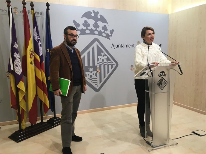 Marga Durán y Pep Ignasi Aguiló en rueda de prensa