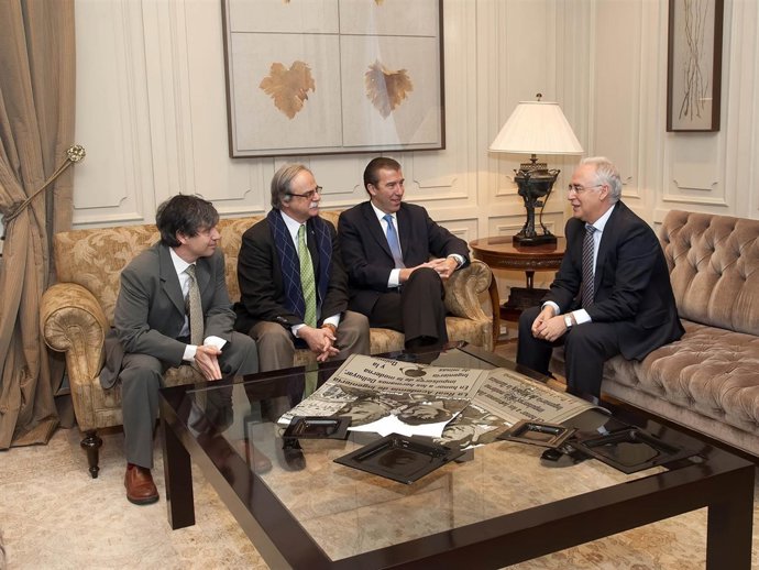 Ceniceros recibe a Academía Ingeniría