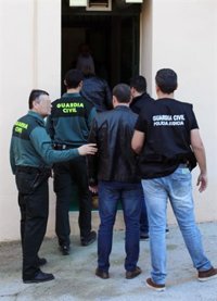 La Guardia Civil detiene a dos personas por vender reservas hoteleras y de ocio presuntamente falsas