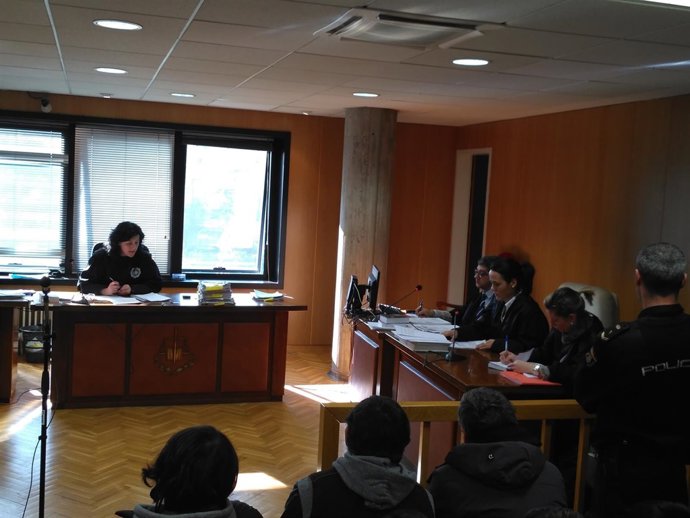 Juicio por robos en pisos en Vigo.