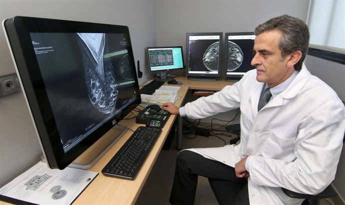 Doctor Galán Parra, jefe de servicio de Diagnóstico por la Imagen de Quirónsalud